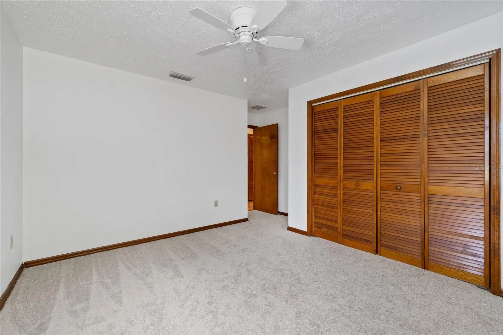 second bedroom opposite angle