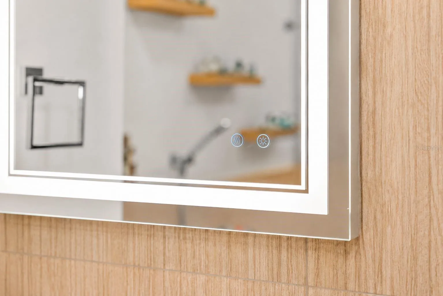 ADJUSTABLE ANTI-FOG MIRRORS