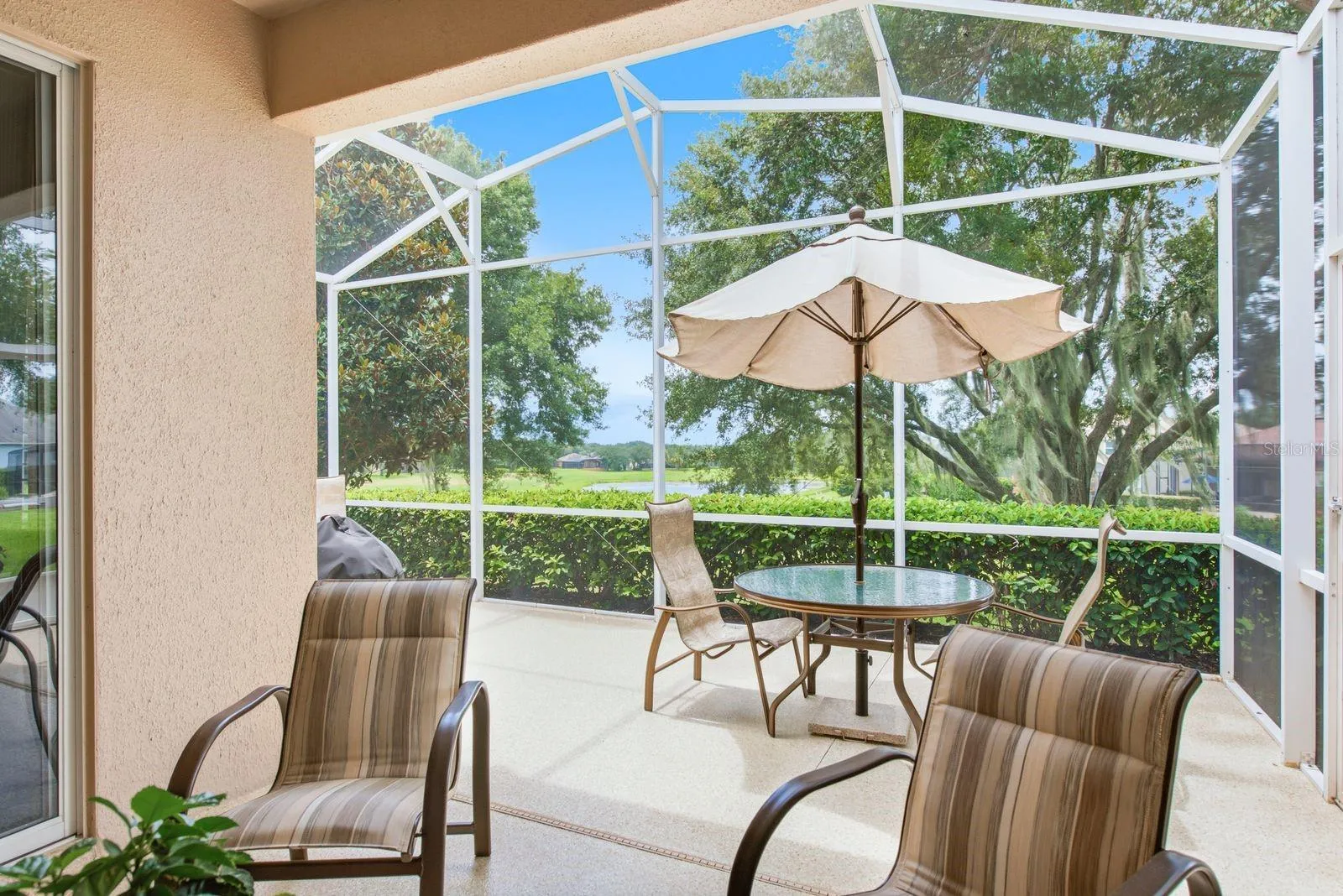 SCREENED BACK PORCH