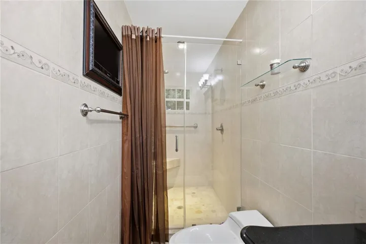 Primary Bedroom en-suite