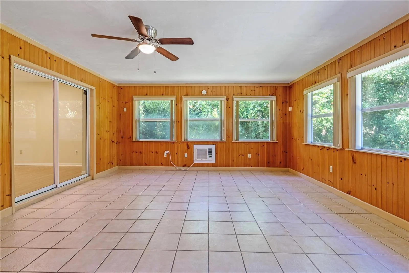 Sun room/rec room