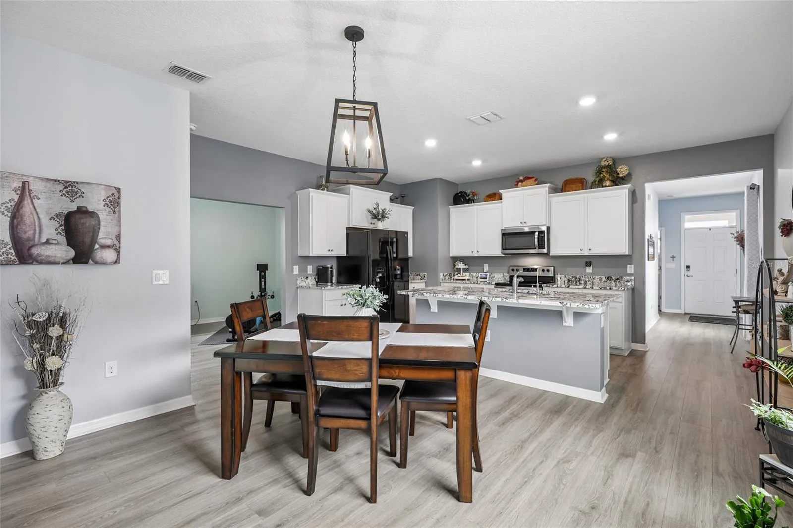 Dining/Kitchen