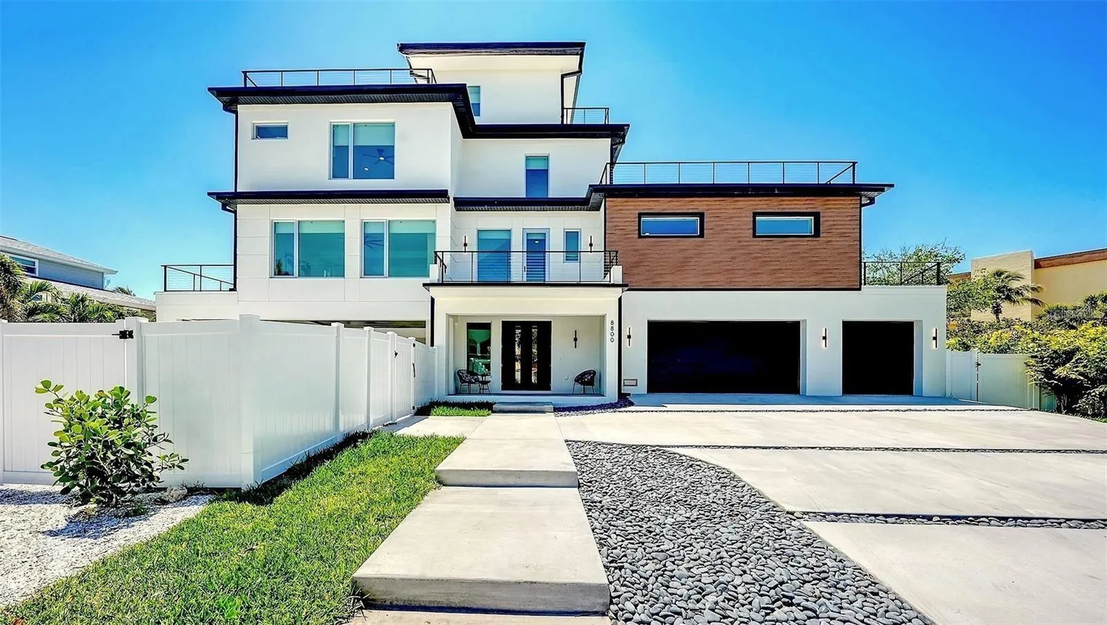 Private deeded Walking Access to the Beach - 4 min walk