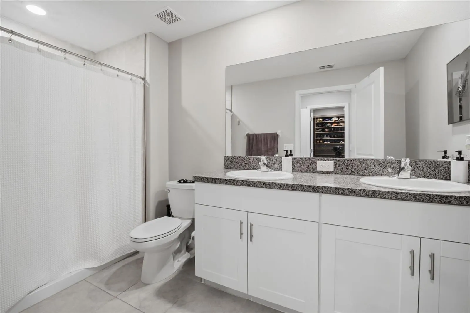 Bath ensuite