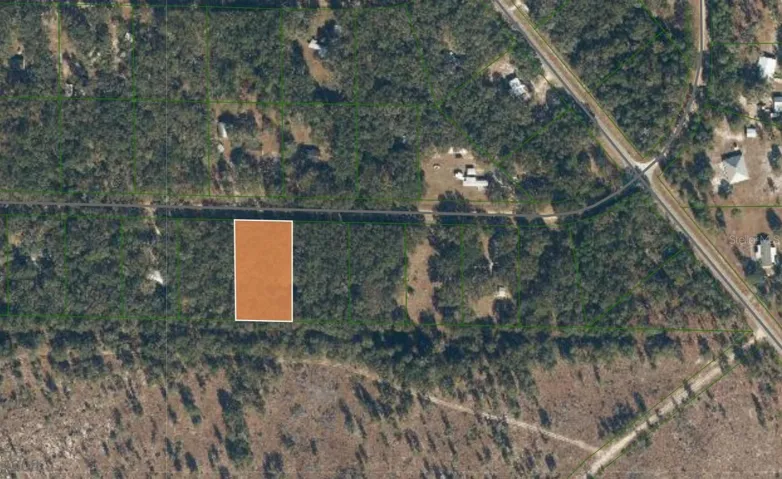 Privacy of dirt road just off the convenience of a paved road