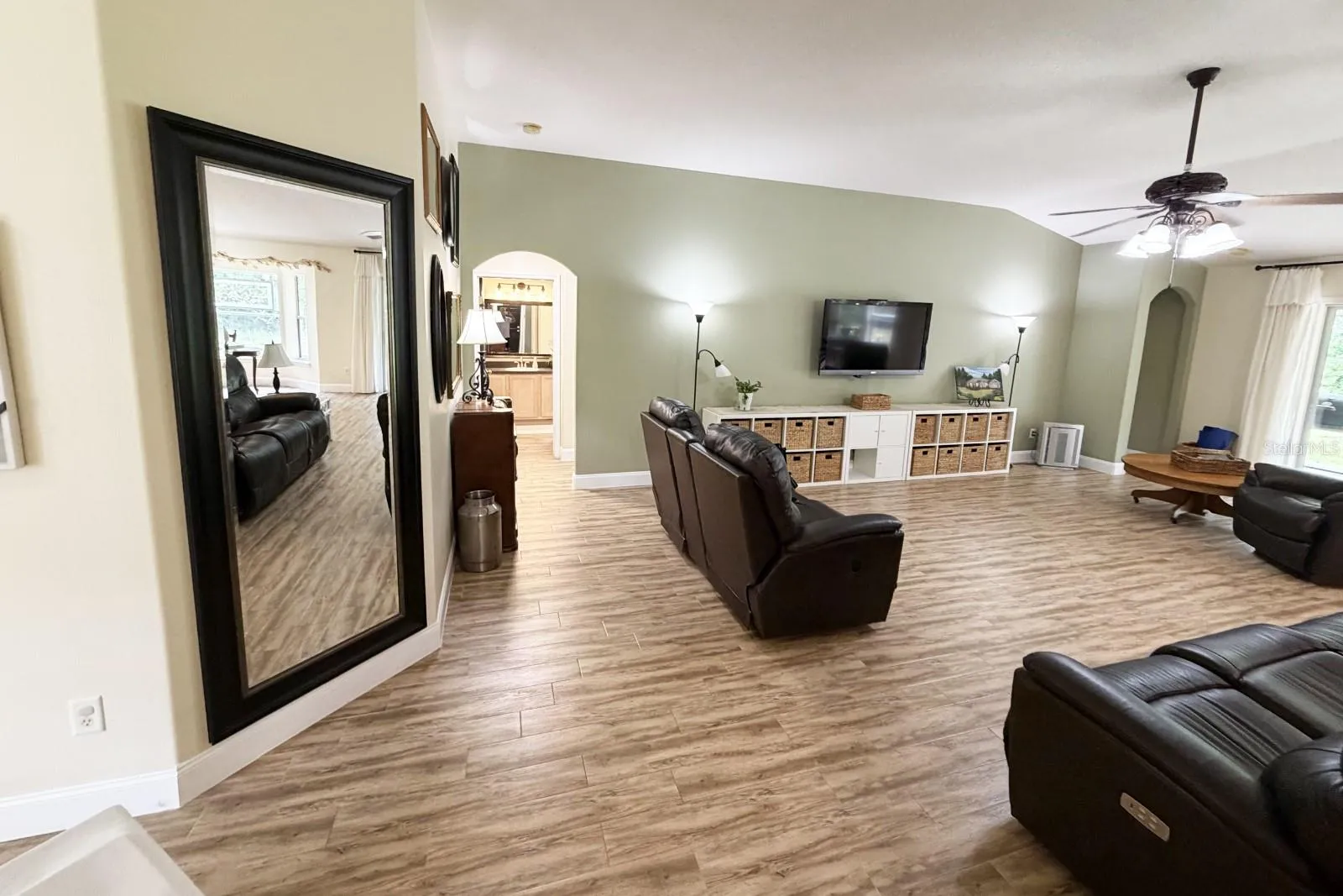 Family room 4
