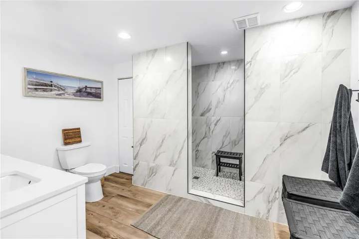 Main bathroom