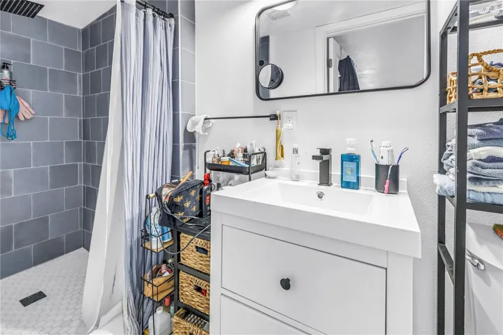 Guest house bathroom