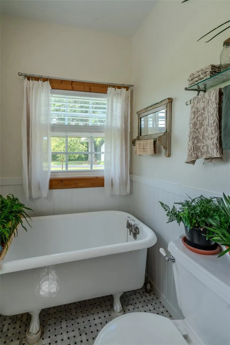 Front Hallbath