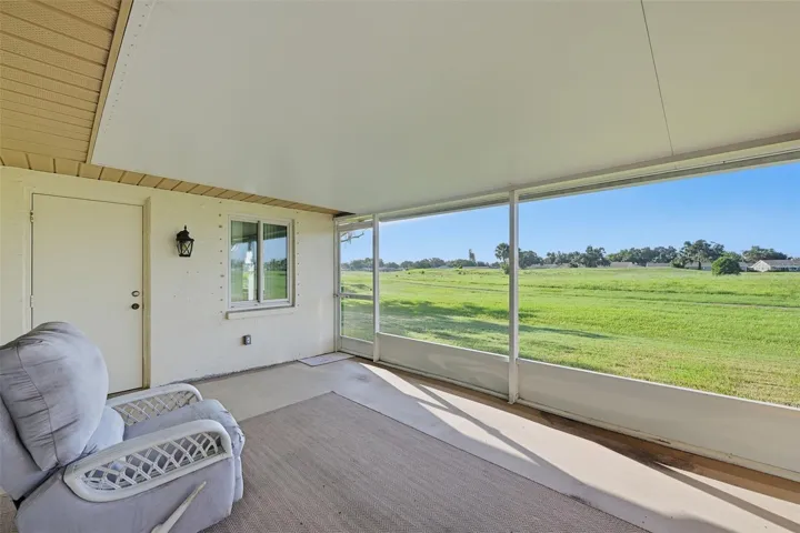 LARGE Screened in Lanai