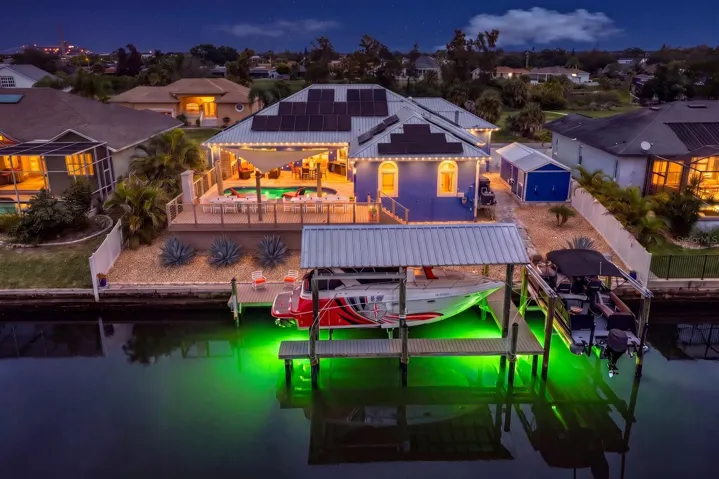 15 minute no-wake ride to the the open waters of Tampa Bay