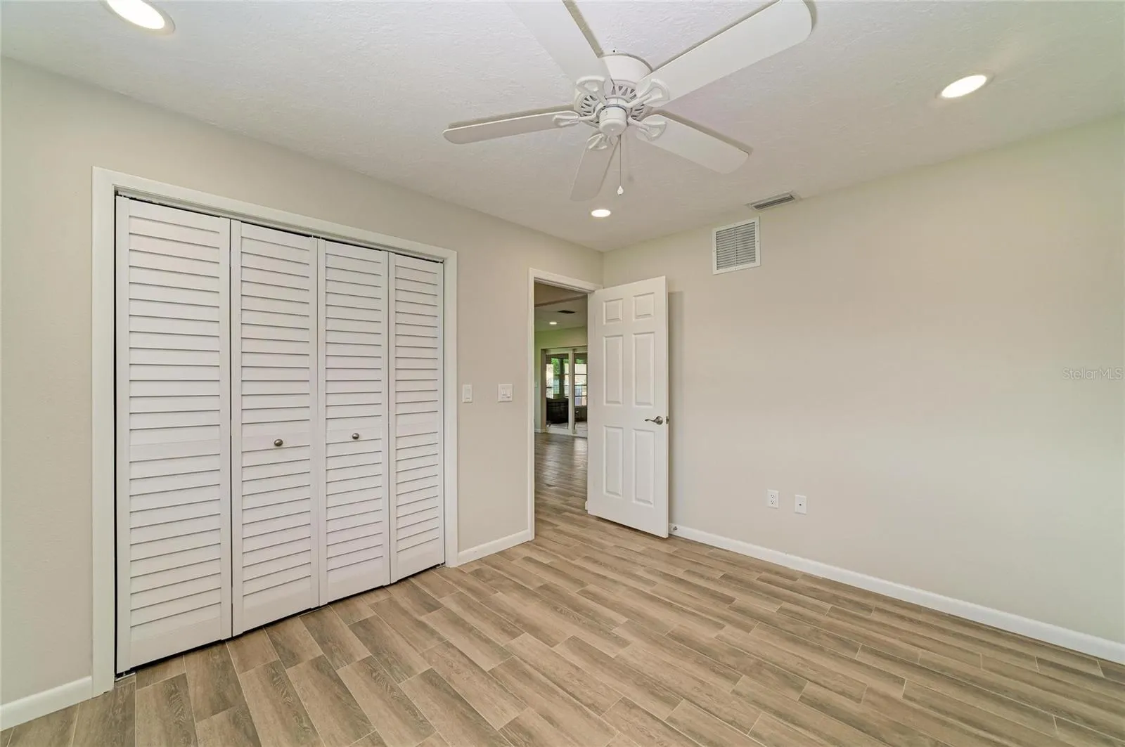 Guest bedroom 1