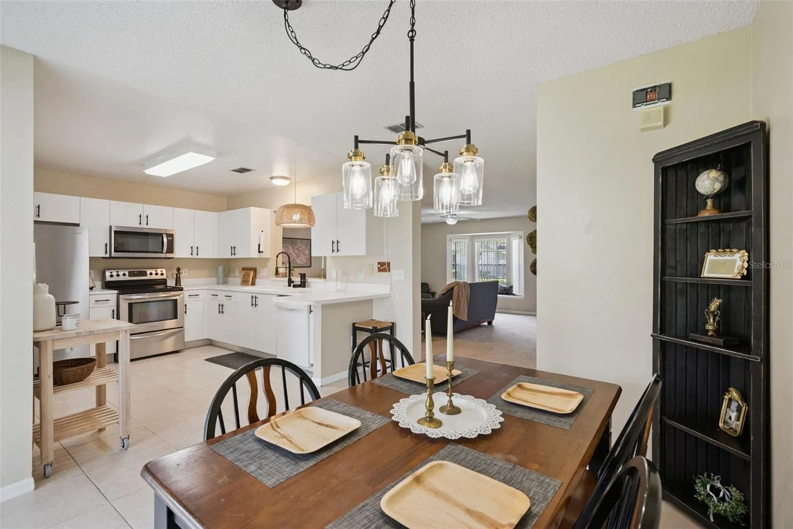Eat in kitchen area