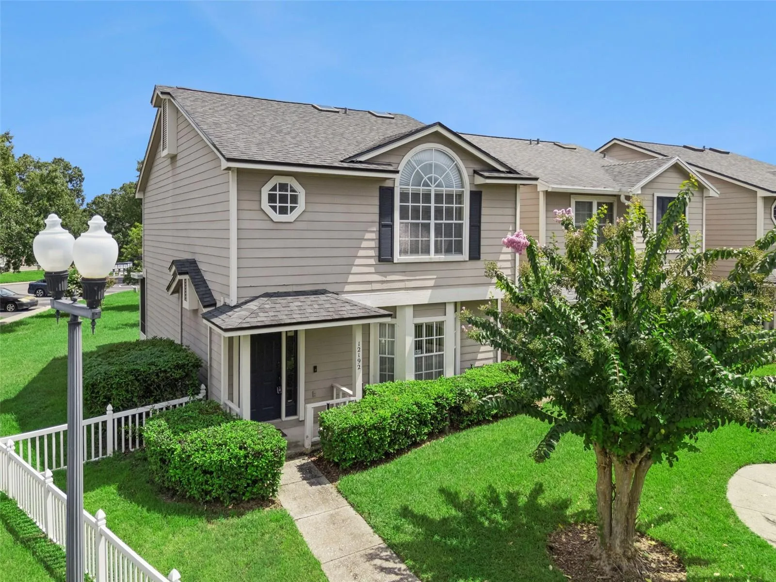 2023 Roof, no shared walls &amp; great location!
