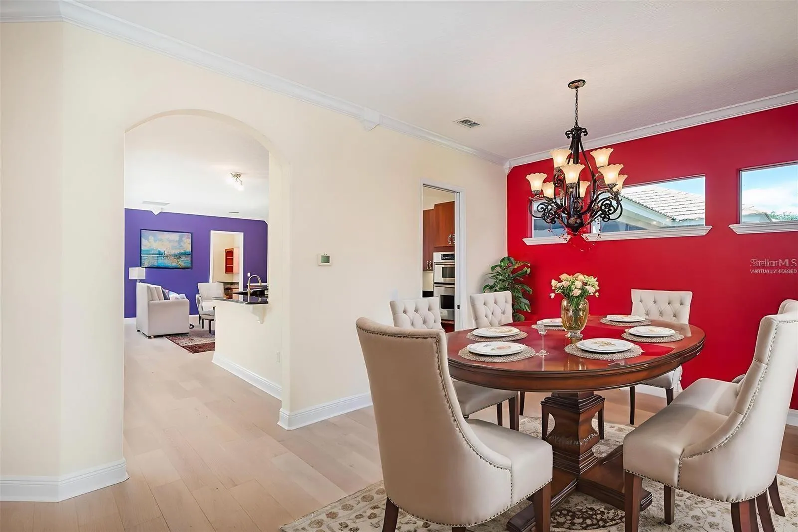 Dining room (virtually staged)