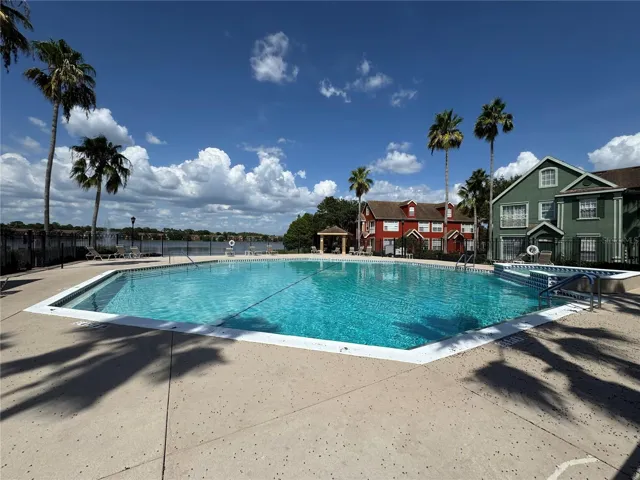 Community pool &amp; spa at clubhouse!