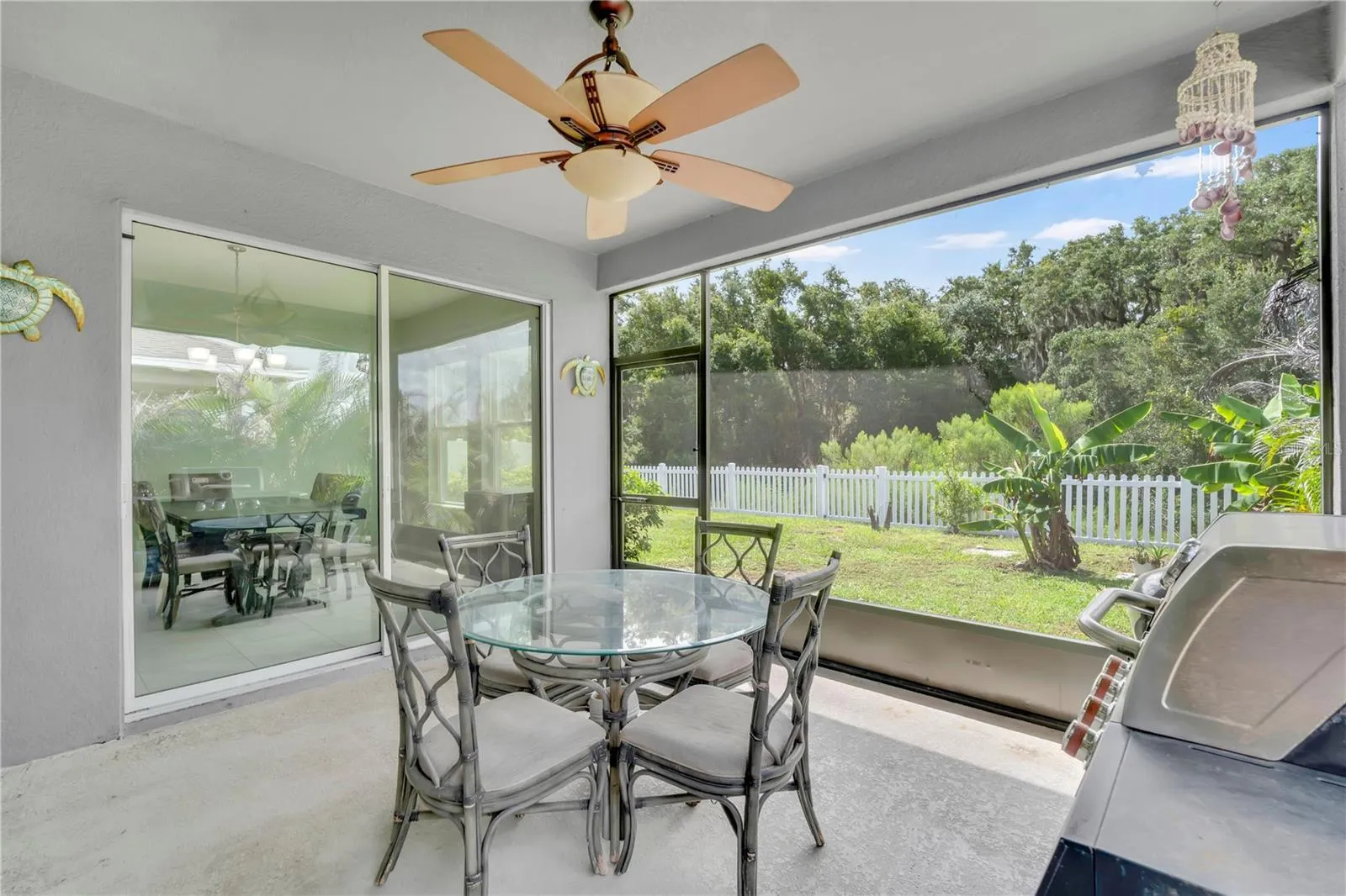 Screened-in Covered Lanai