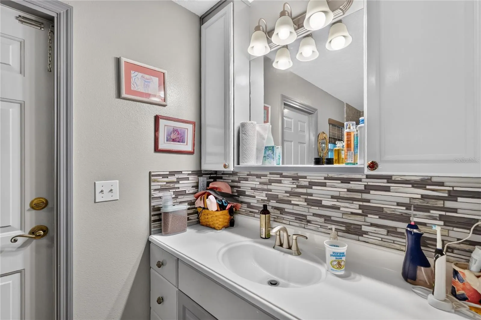 Primary Bath (opens to pool area)