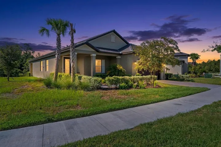 Welcome home to 10314 Banyan Breeze