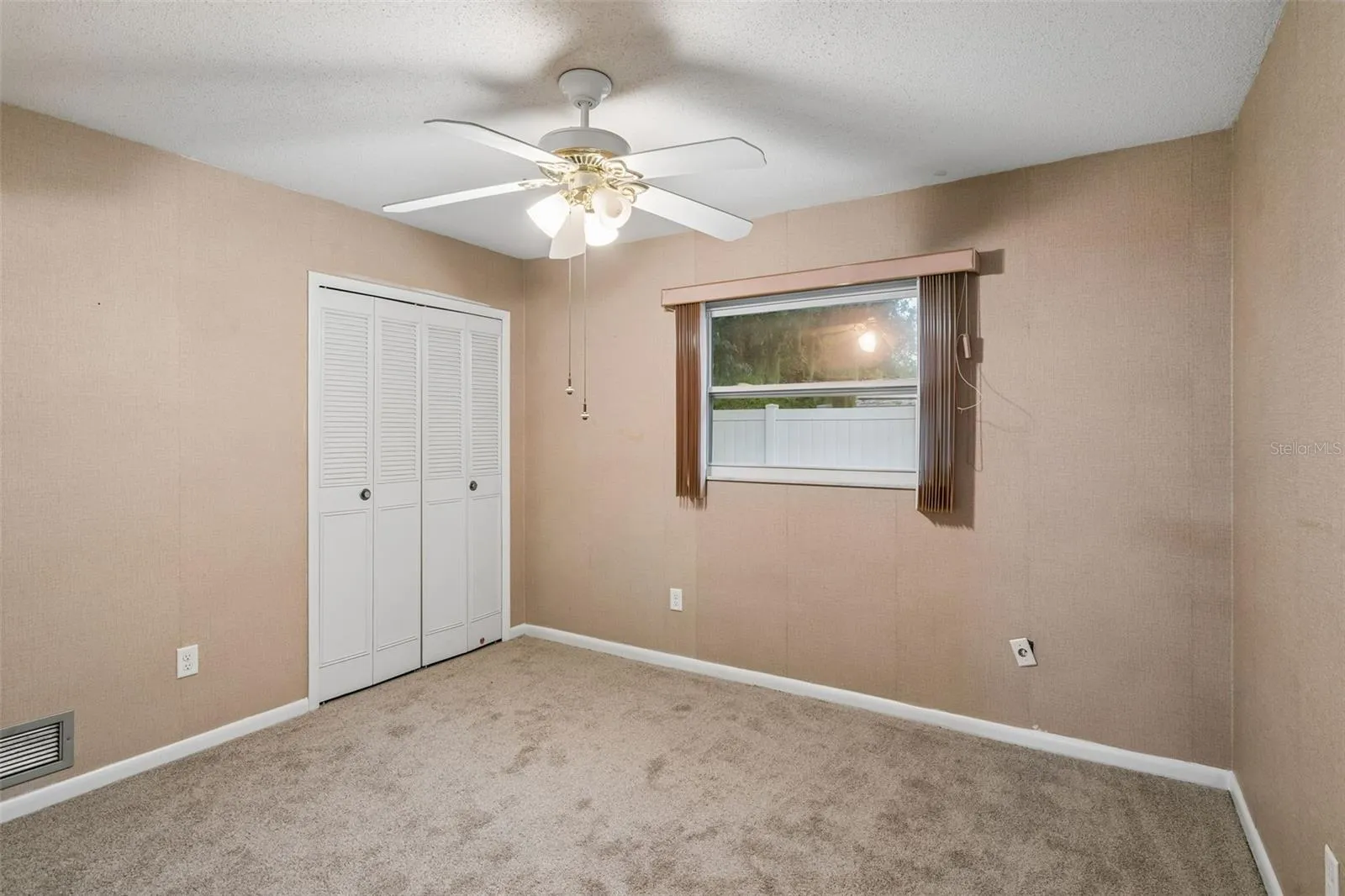 middle bedroom