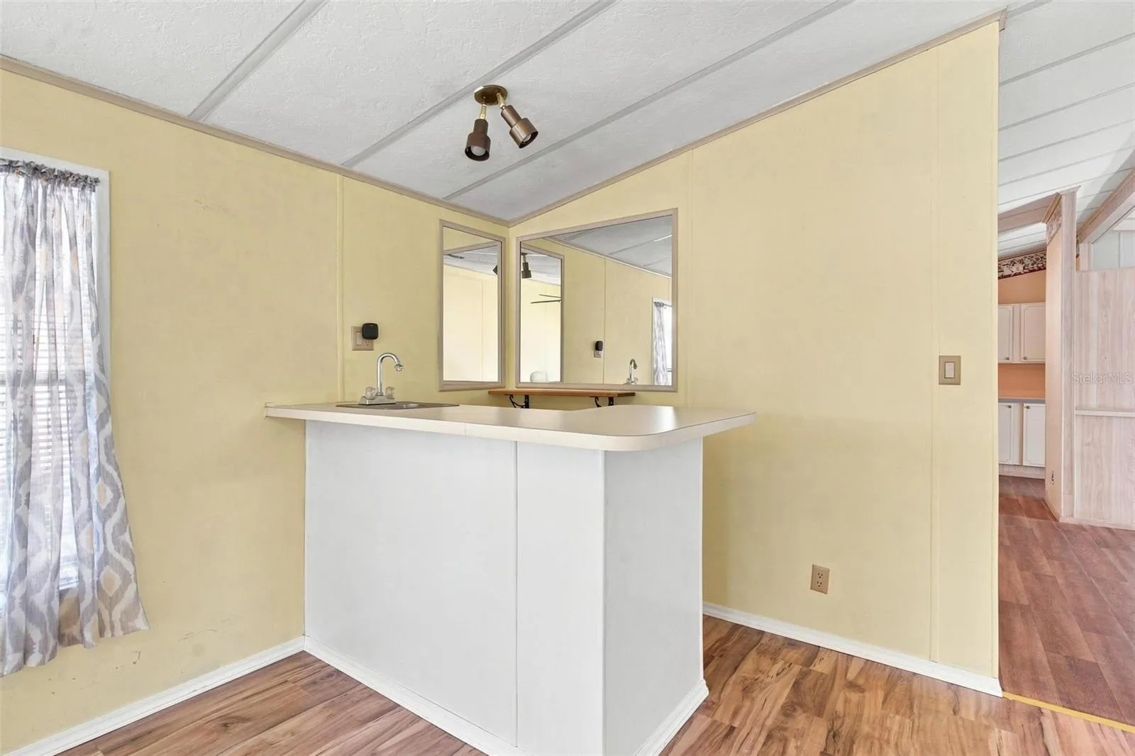 Wet bar