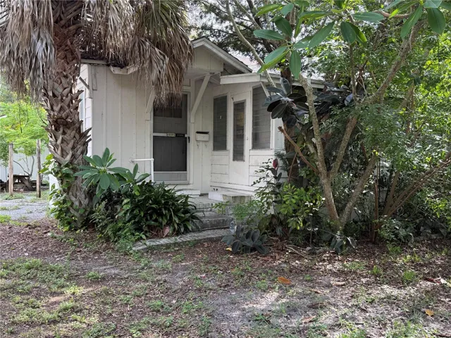 Front of house facing north