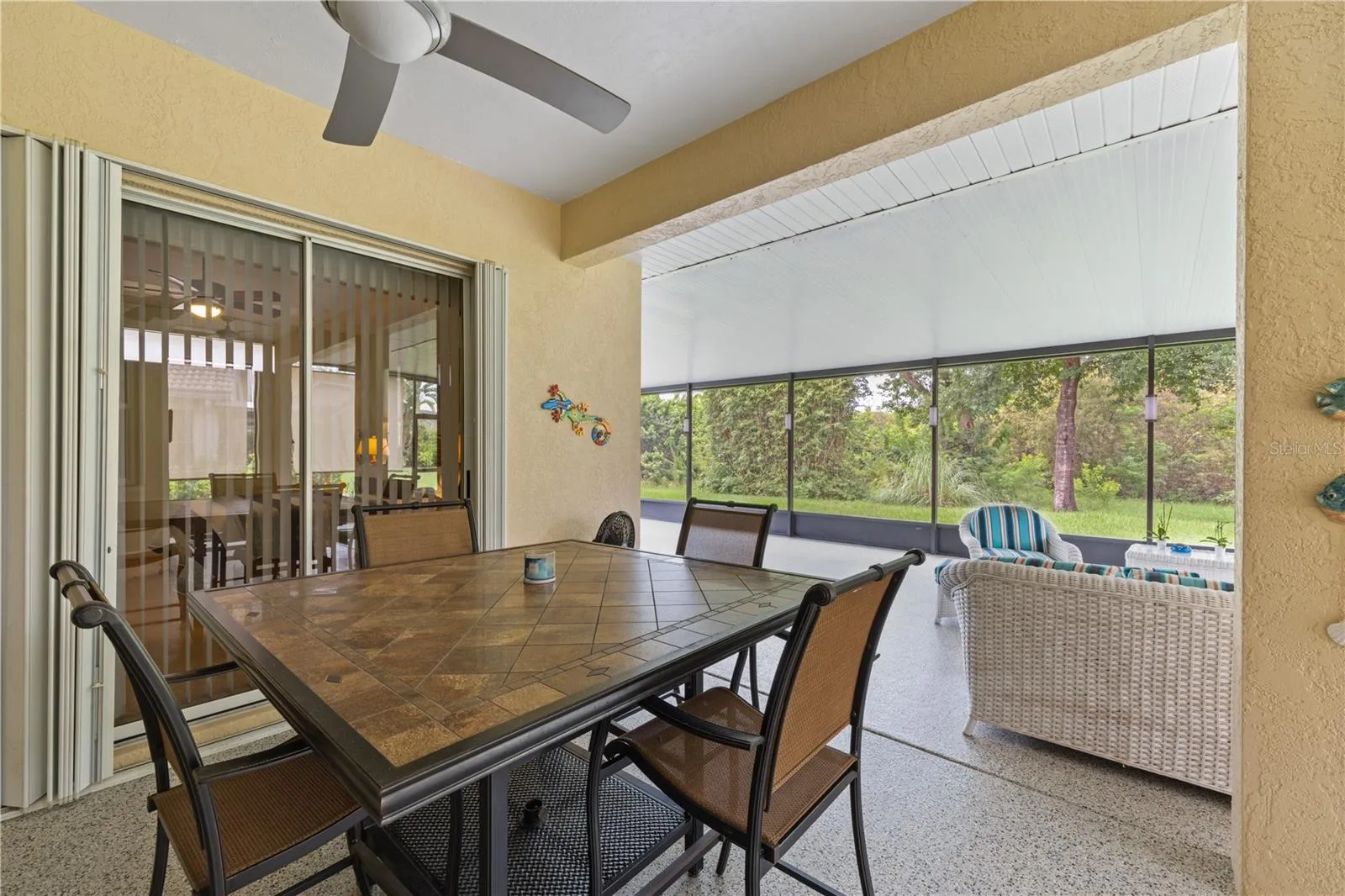 Big game table and chairs on the lanai