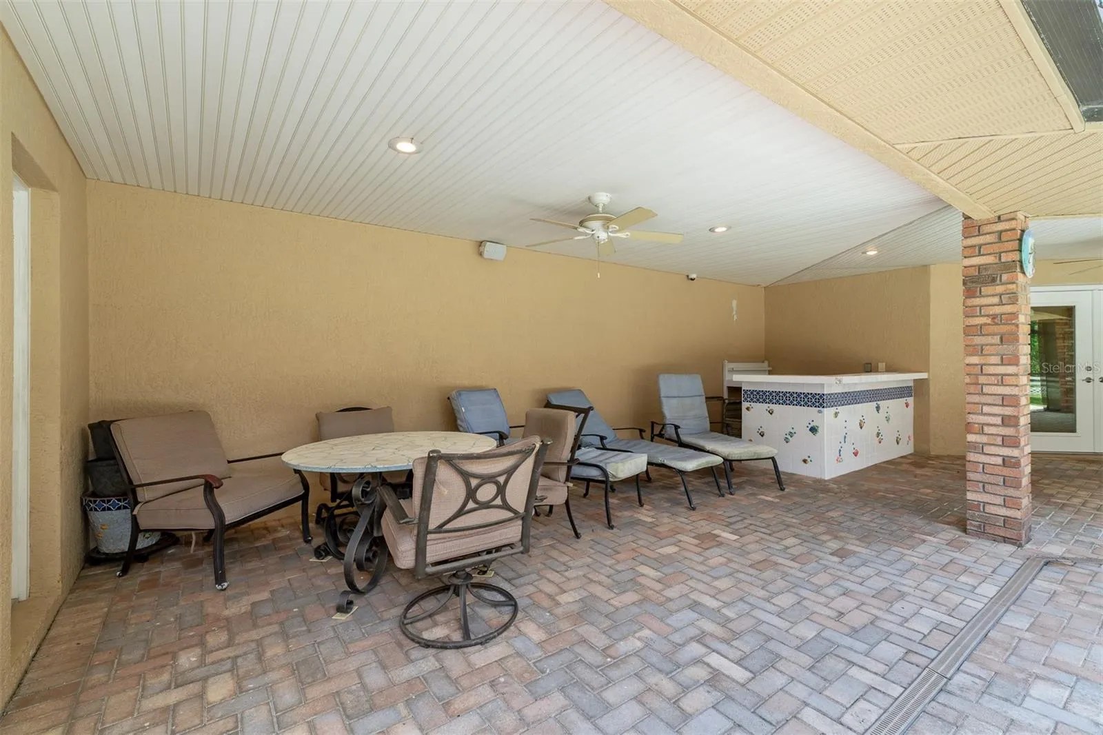 Covered Sitting Area with Wet Bar