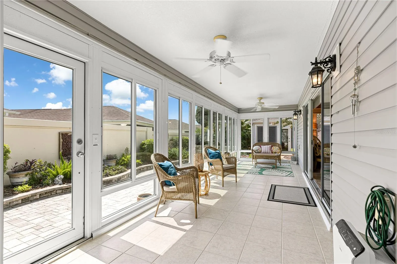 GLASS ENCLOSED LANAI