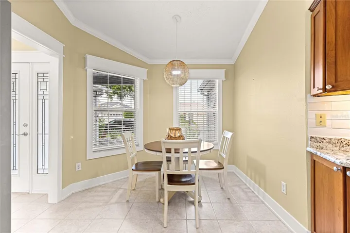 FRONT KITCHEN NOOK
