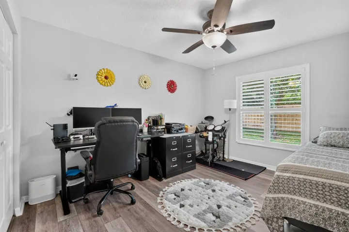 2nd bedroom
