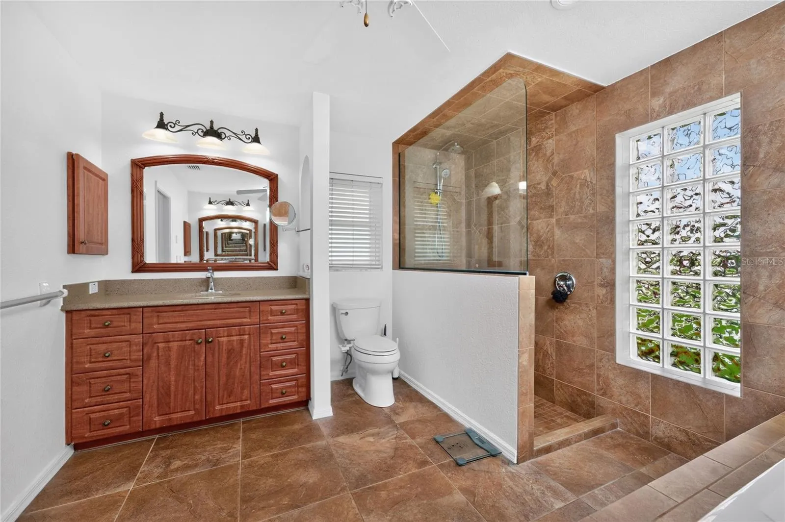 Primary Bath offers Dual sinks