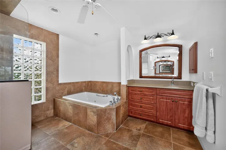 Primary Bath offers Dual sinks
