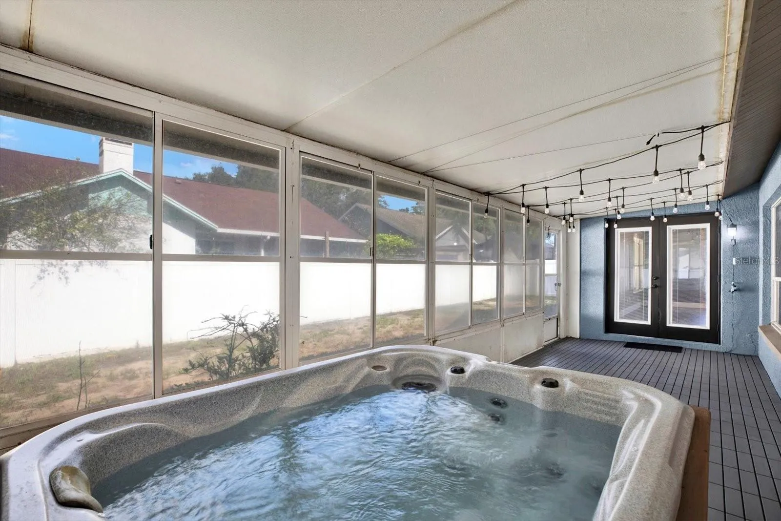 Hot tub included