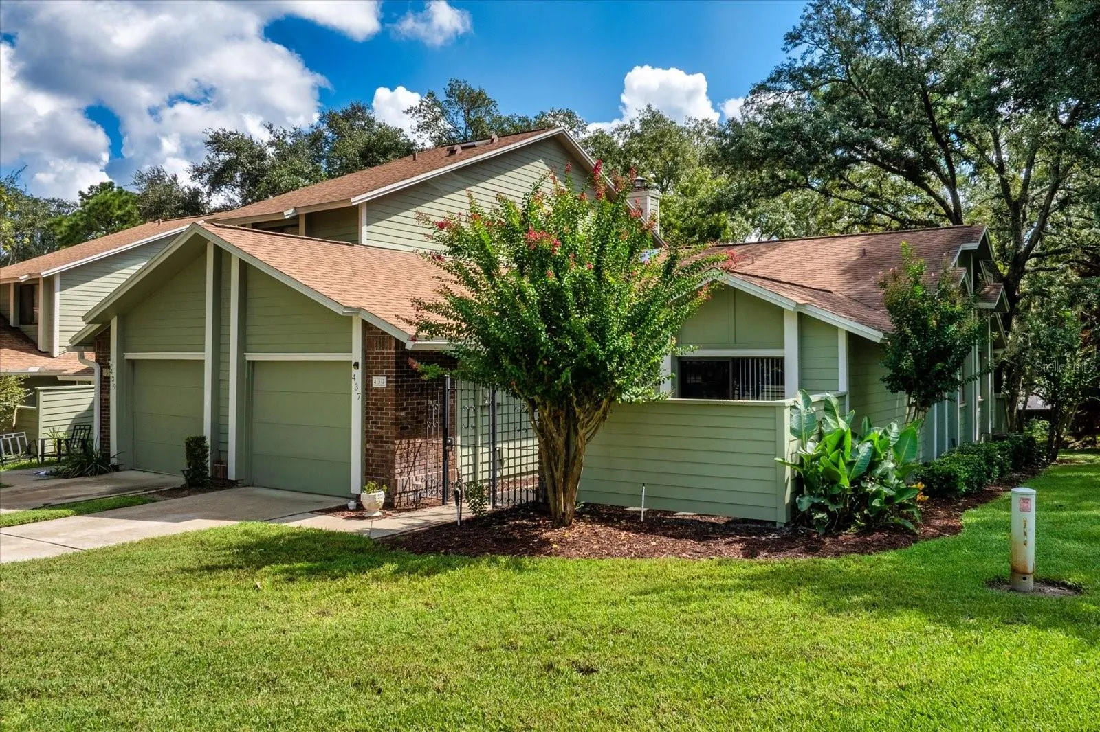 Stunning 3 bedroom 2 bath single story townhome