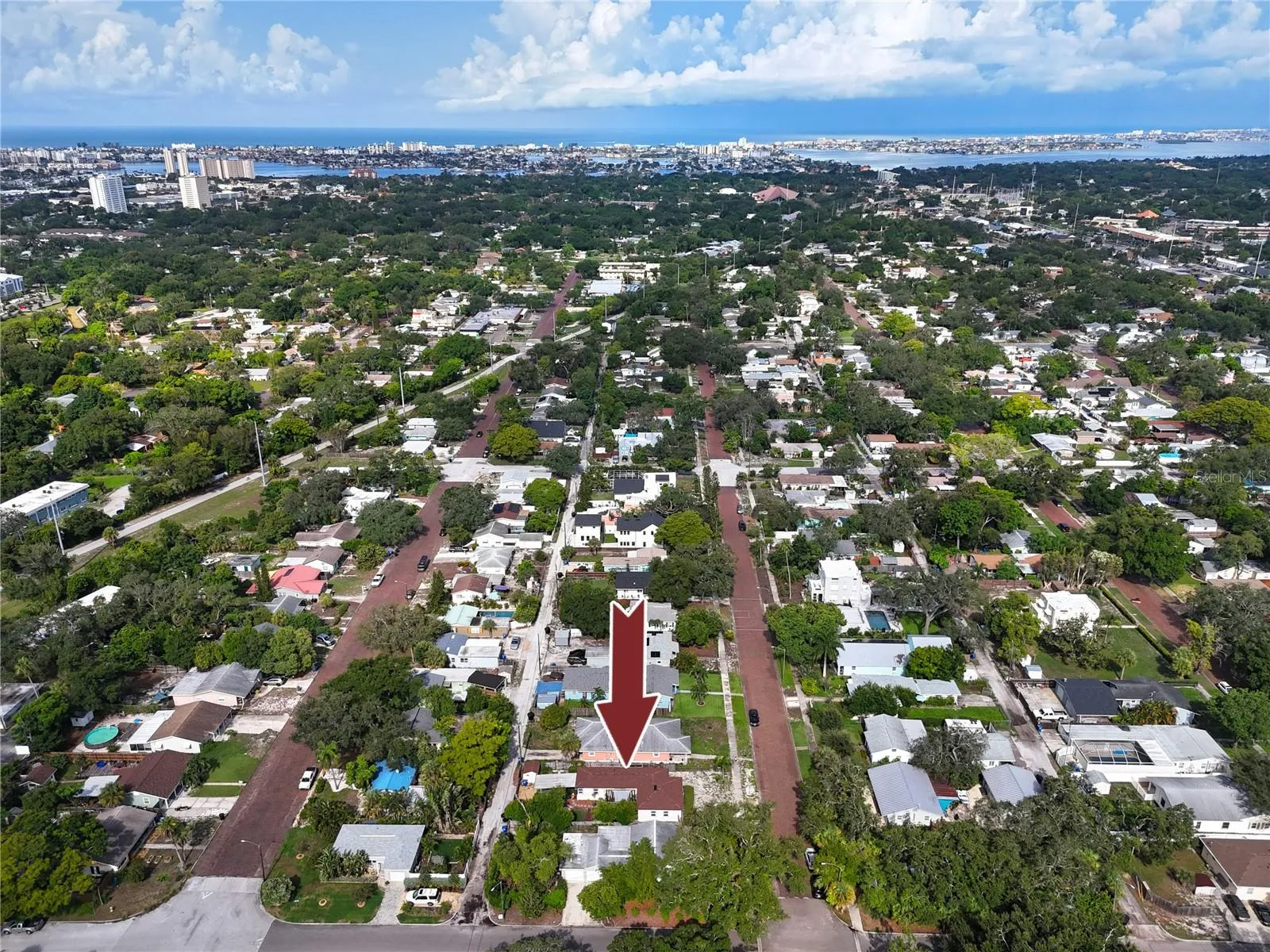 10 minutes from the beaches