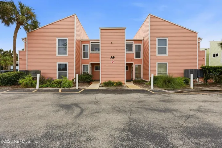 Quail Hollow condominium