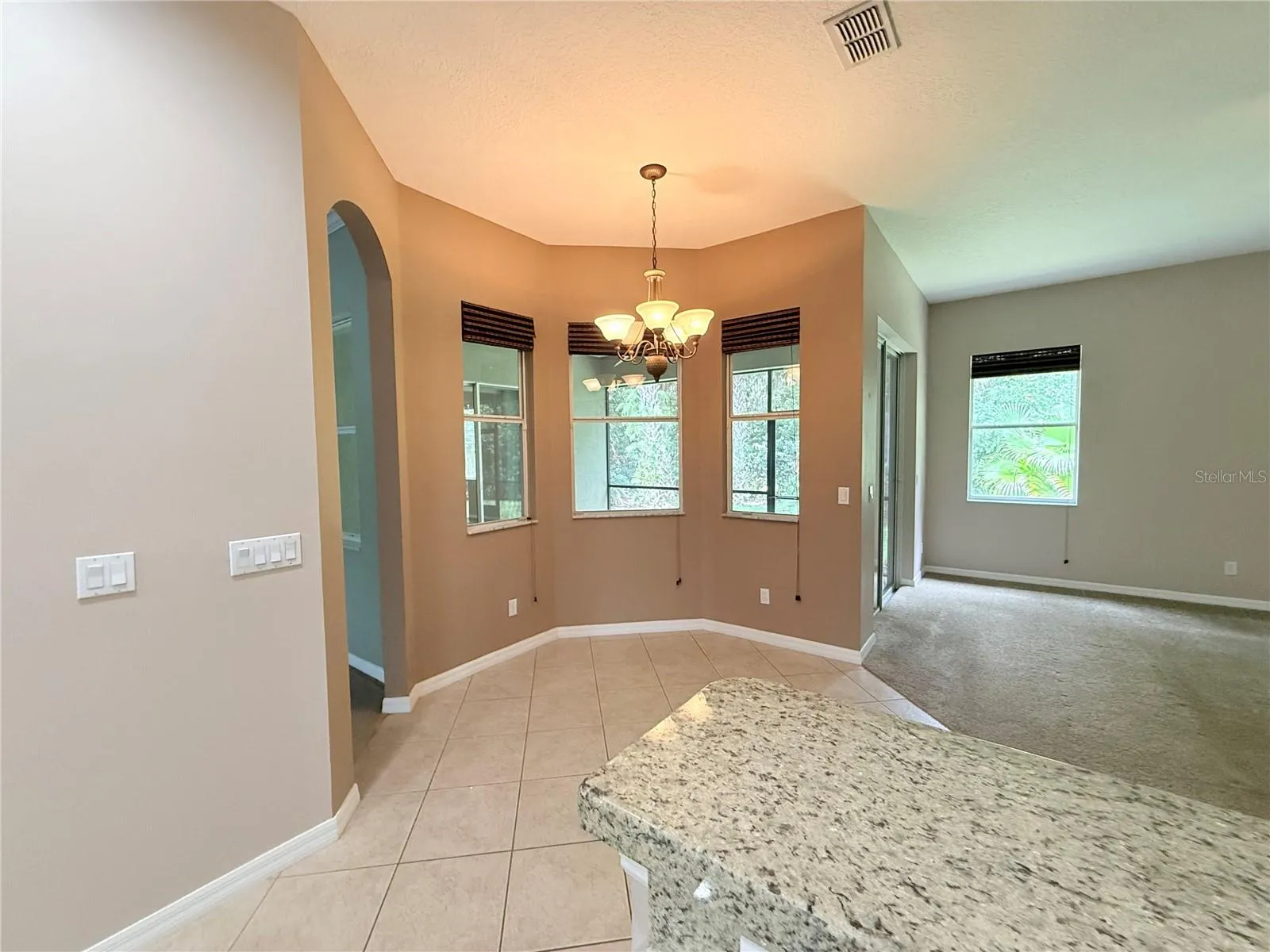 Eating space in kitchen