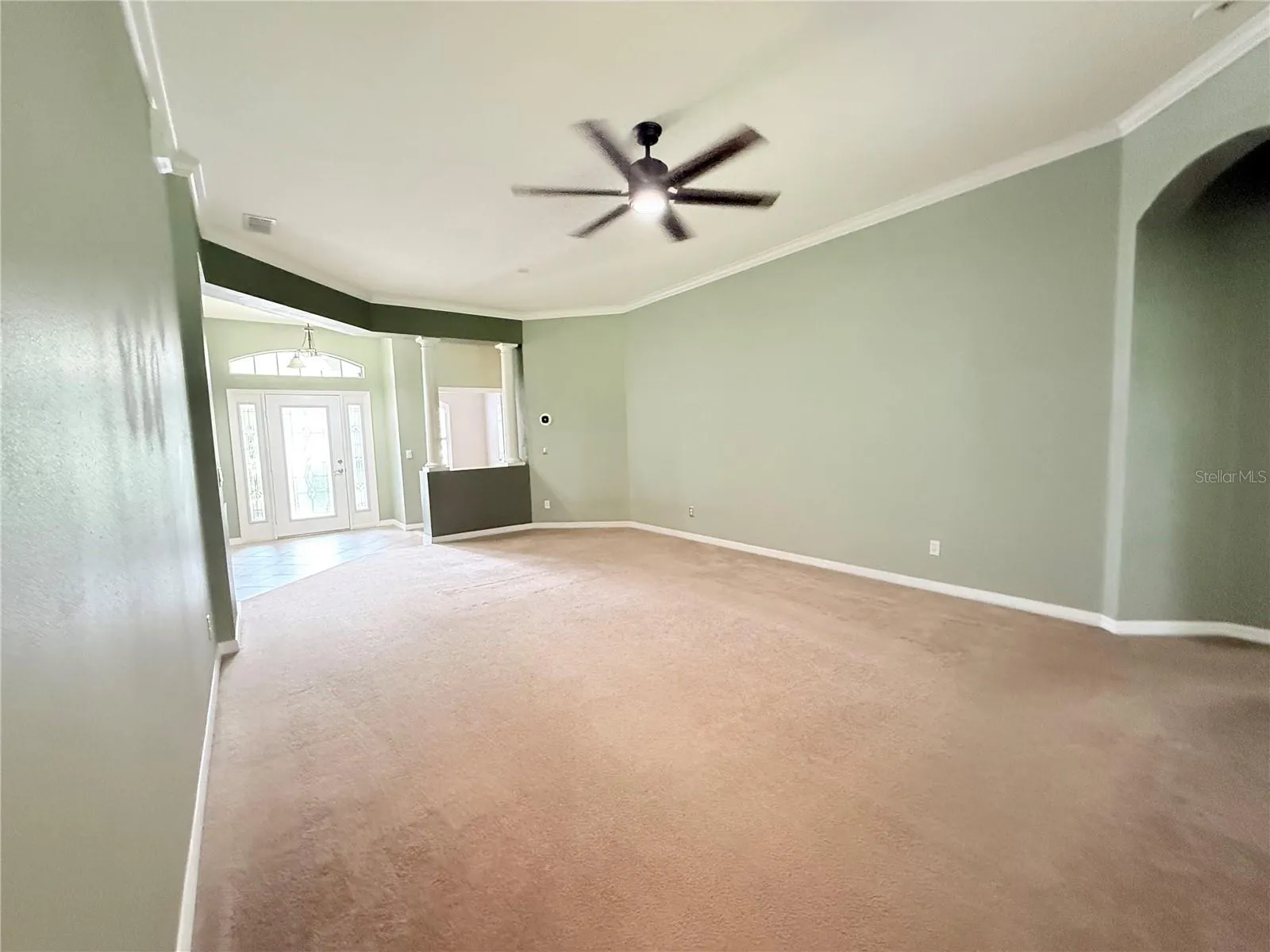 Living room/dining room combo