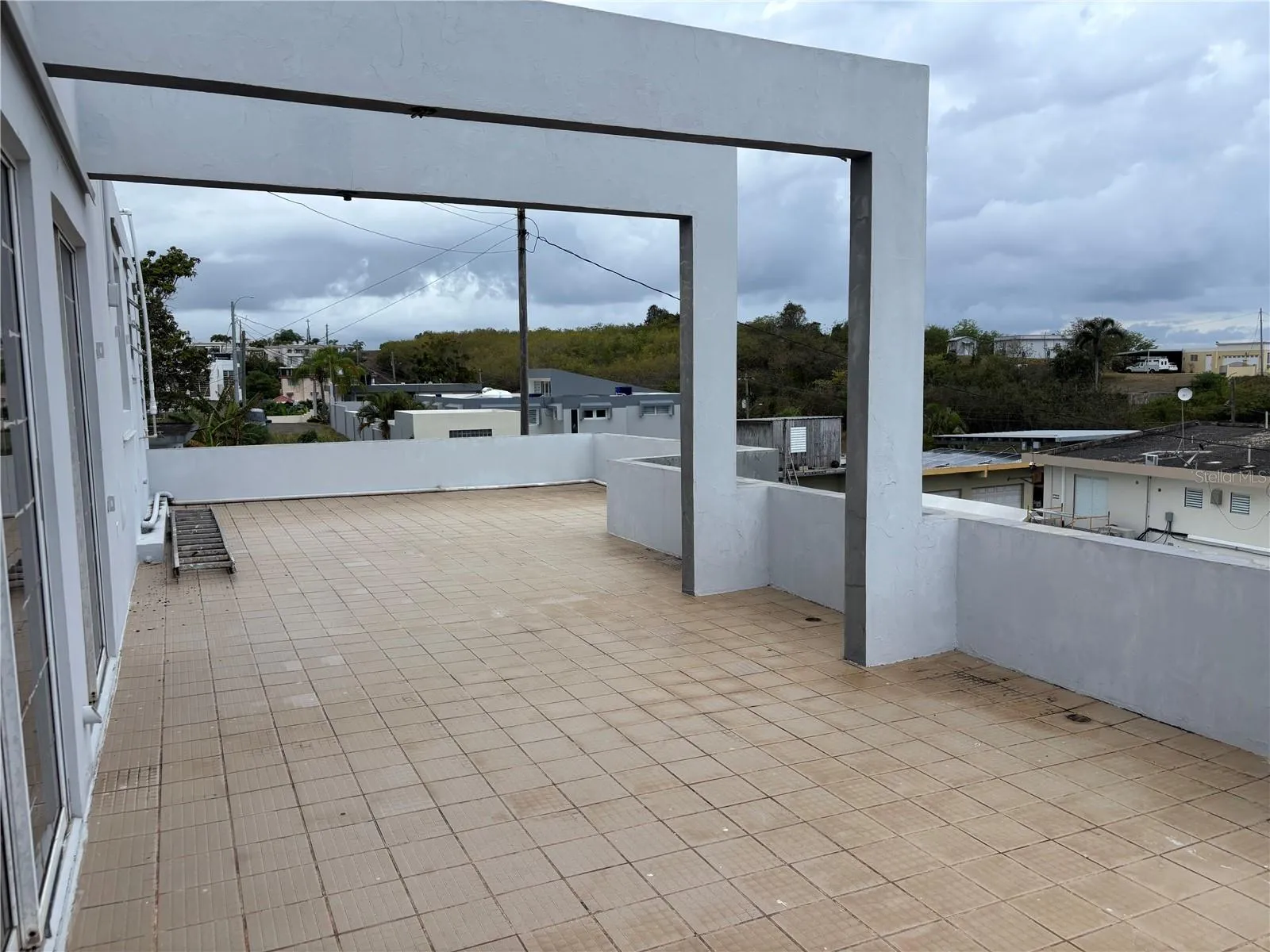 2nd Floor - Terrace