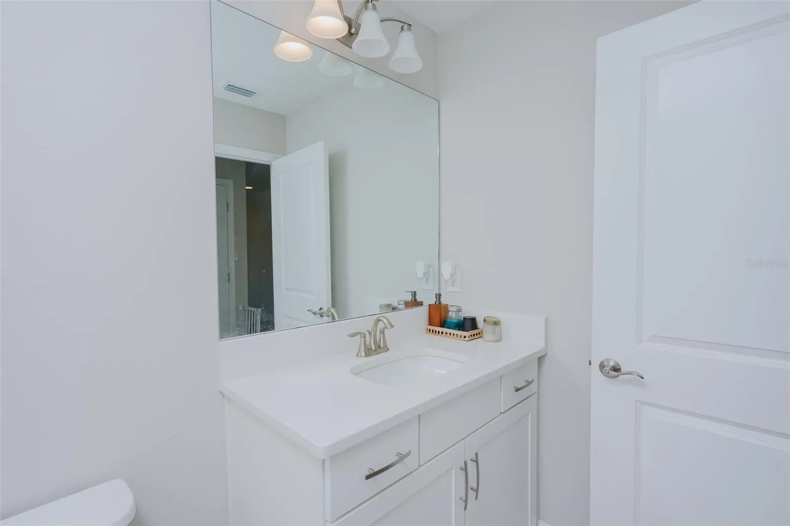 Second bathroom - 1st floor