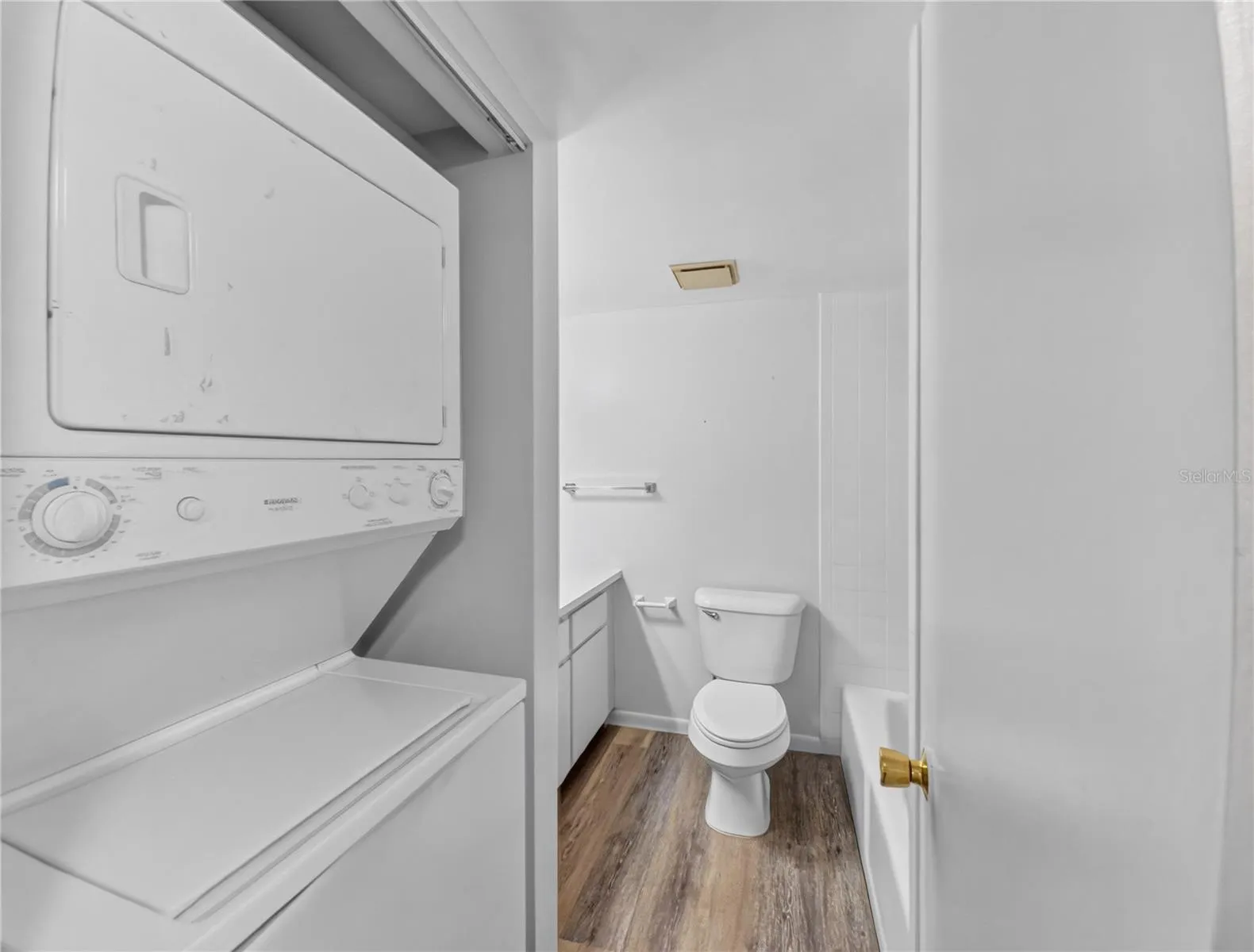 Bath #2 w/washer & dryer
