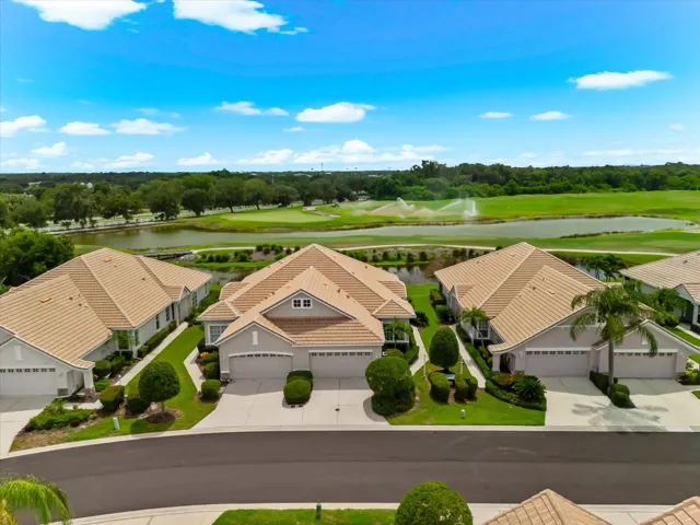 6942 Woodmore Terrace Lakewood Ranch, FL