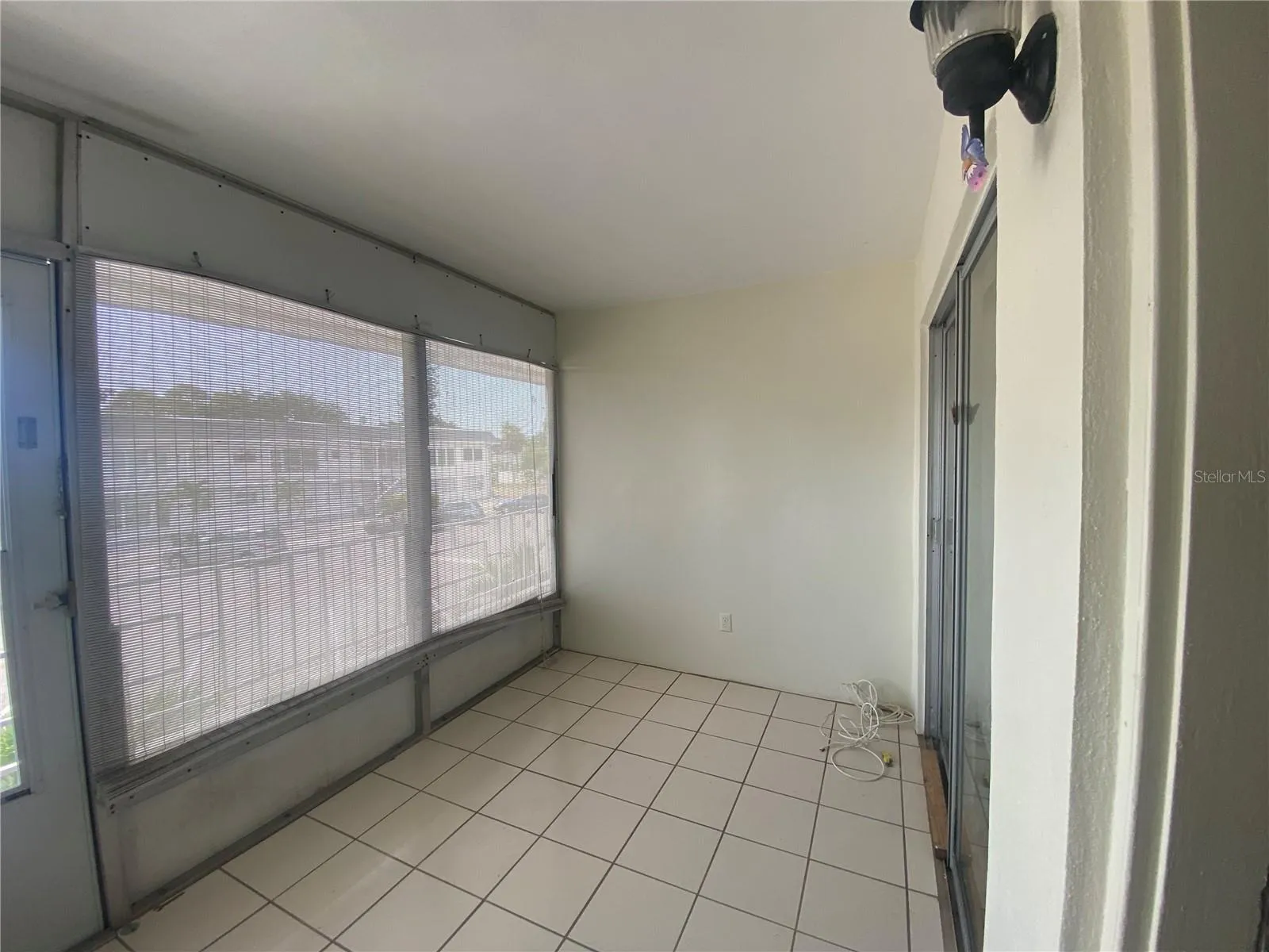 Screen enclosed front patio