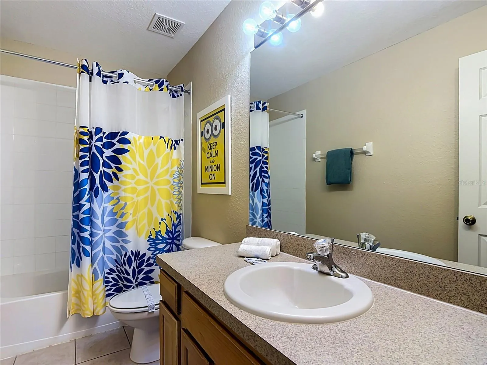 Private ensuite bathroom for the Minions-themed bedroom.