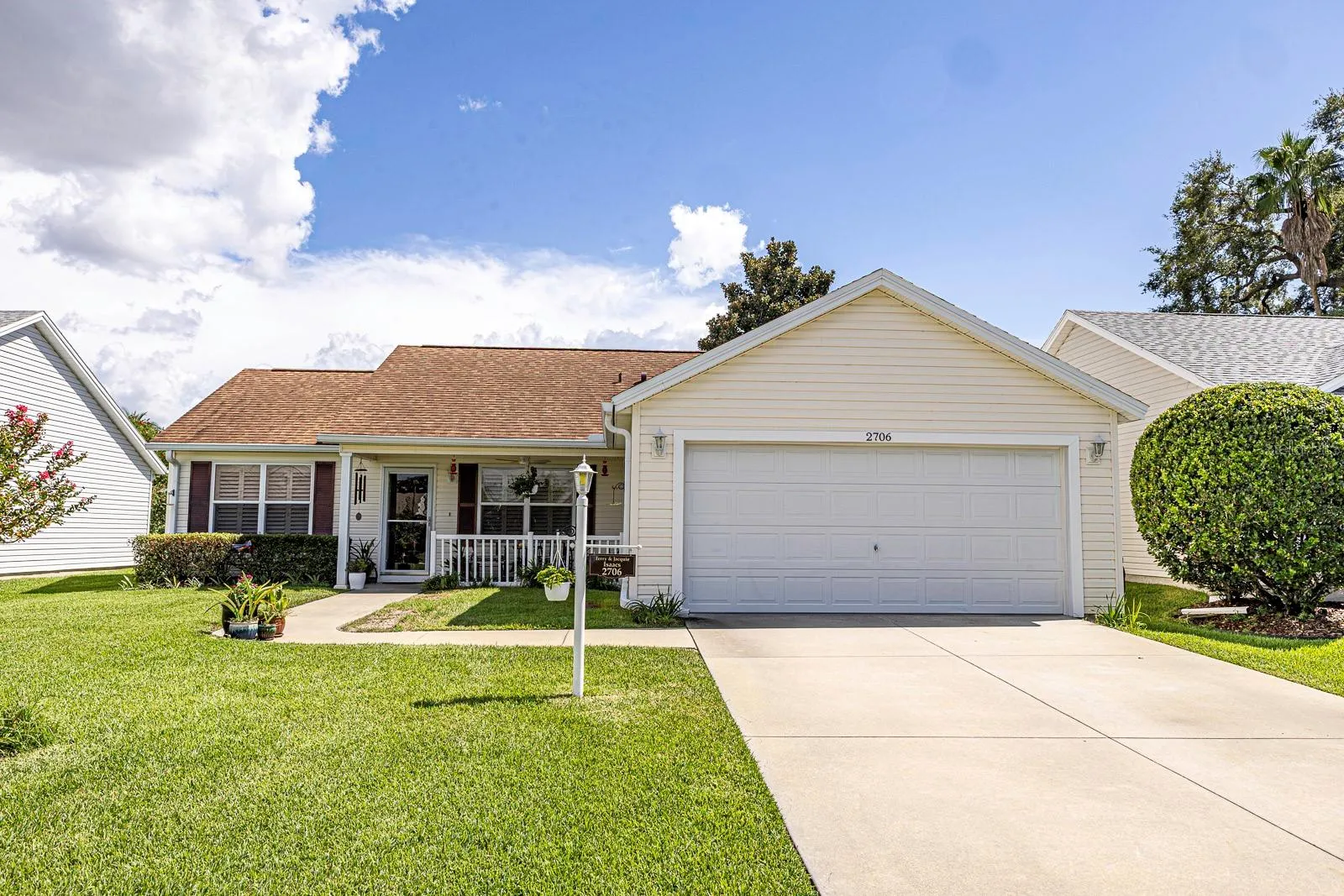 Front view of home