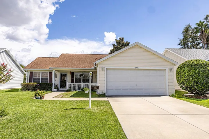 Front view of home