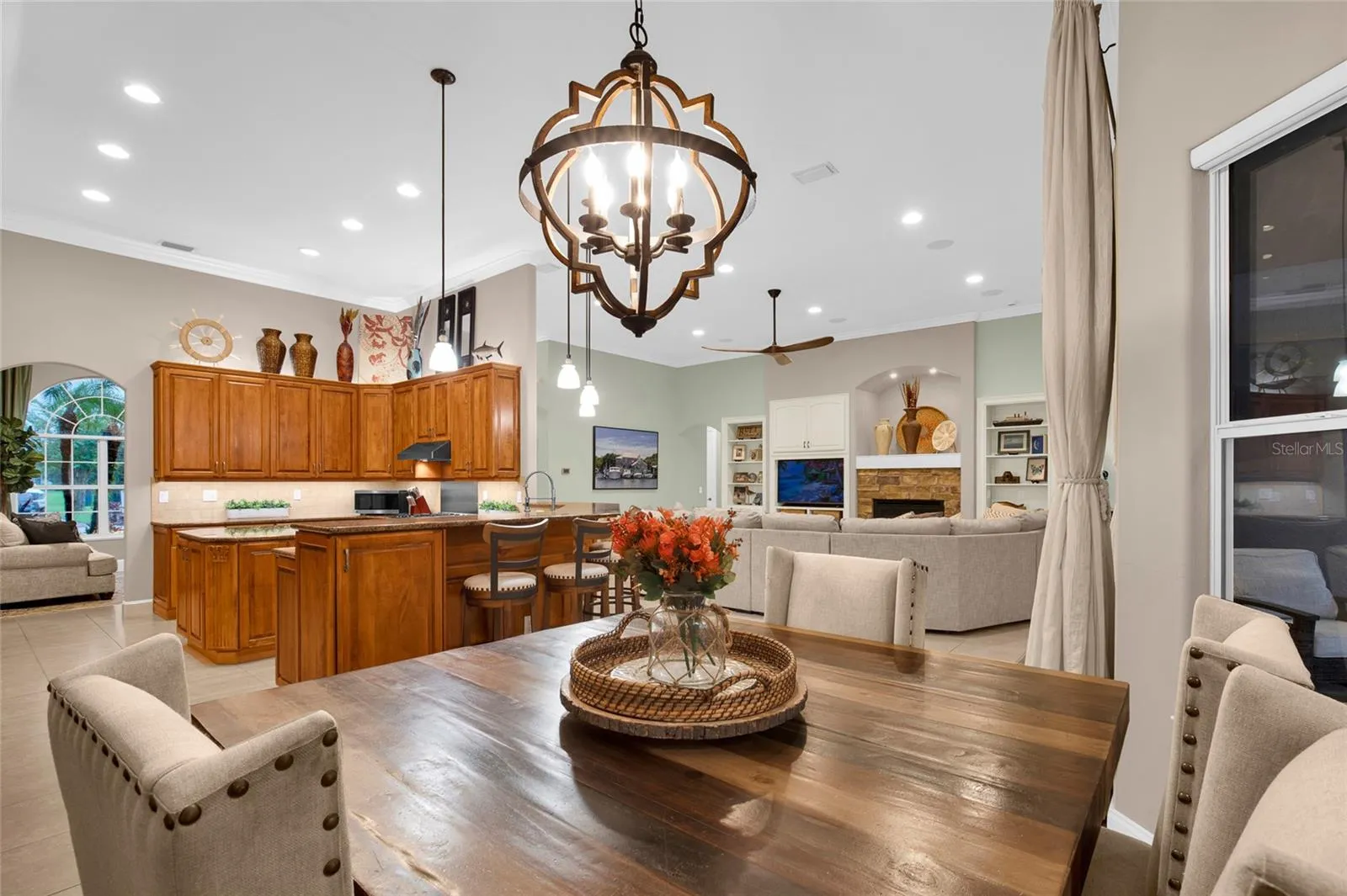 Breakfast Nook/ Floorplan