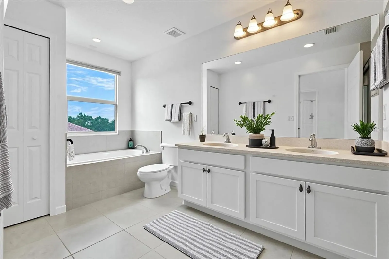 Primary Suite #2 Bathroom