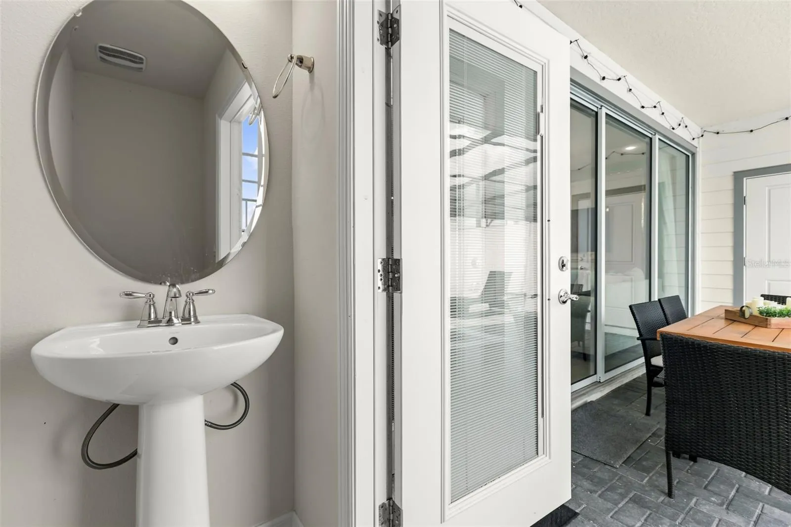 Half bathroom (outside by the pool)